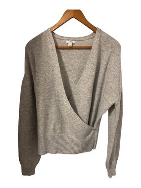 NOT FOR SALE Women’s dip Light Gray Wrap V Neck Knit Sweater Long Sleeve Size L